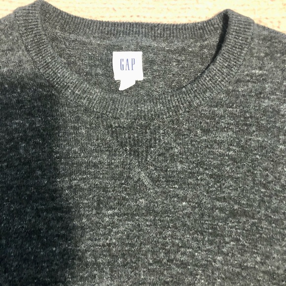 GAP Dark Gray Mens Crewneck Sweater - Picture 2 of 7